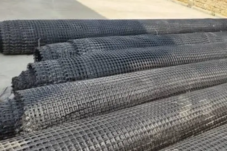 Biaxial geogrid (Polyester)